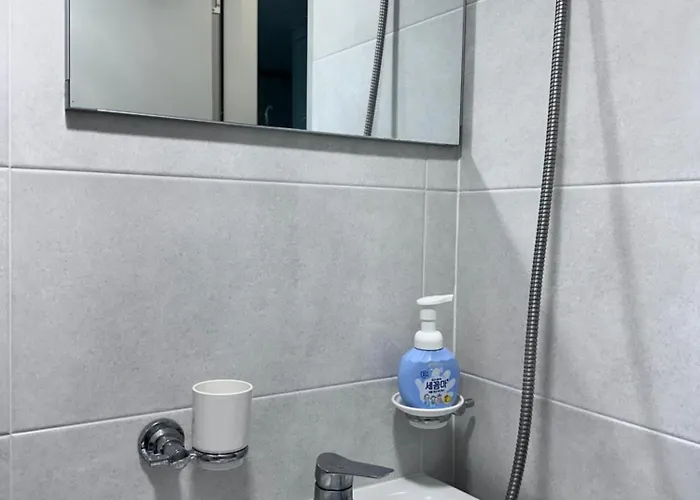 C- An Apartment-style In - Bongcheon Station
