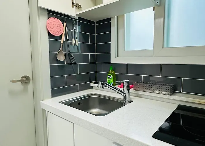 C- An Apartment-style In - Bongcheon Station *