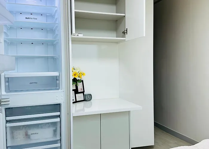 C- An Apartment-style In - Bongcheon Station *