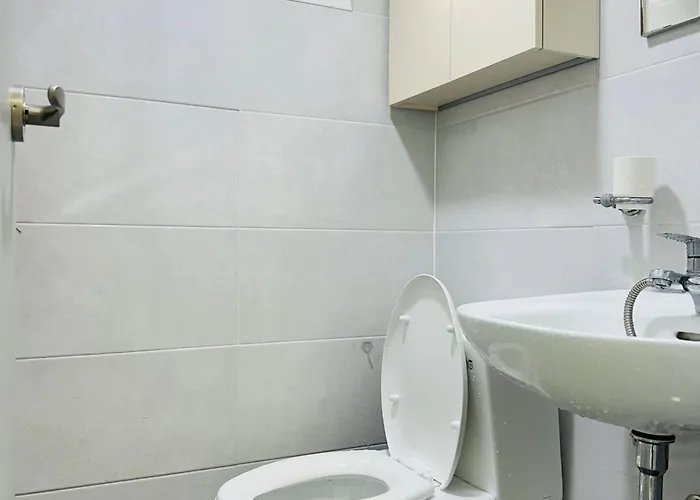 아파트 C- An Apartment-style In - Bongcheon Station *