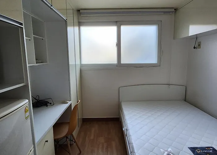 아파트 C- An Apartment-style In - Bongcheon Station *