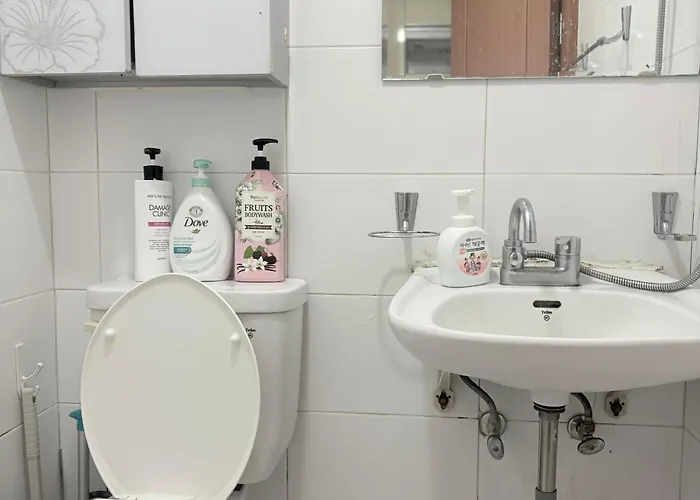 C- An Apartment-style In - Bongcheon Station 아파트