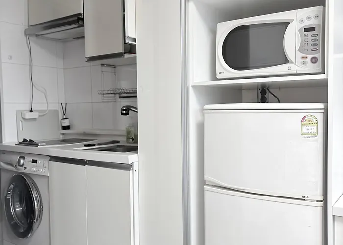 C- An Apartment-style In - Bongcheon Station